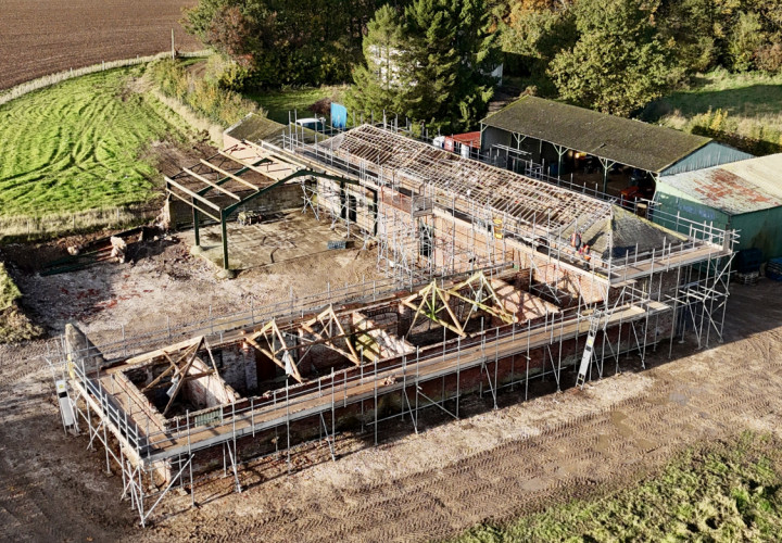 Reroofing barns, Driffield 1
